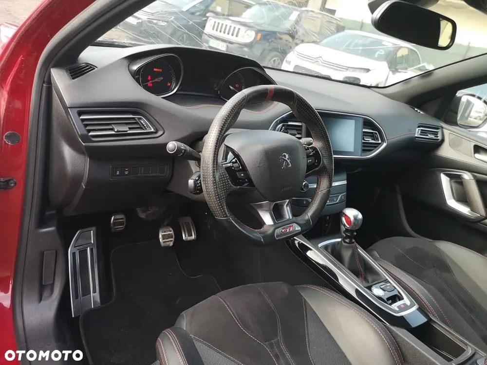 Peugeot 308 1.6 e-THP GTi by Sport S&S - 16