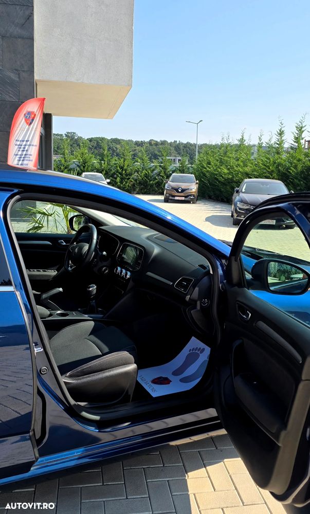 Renault Megane TCe 140 GPF Zen - 24