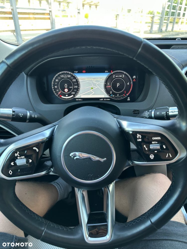 Jaguar XE 2.0 D180 HSE - 10