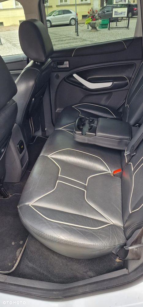 Ford Kuga 2.0 TDCi Individual MPS6 - 15