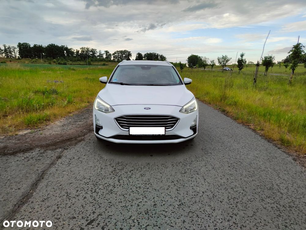 Ford Focus 2.0 EcoBlue STart-Stopp-System TITANIUM - 2