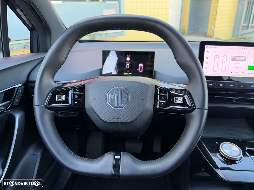 MG MG4 64 kWh Luxury - 30