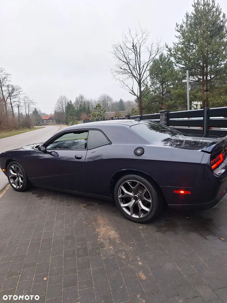 Dodge Challenger - 10