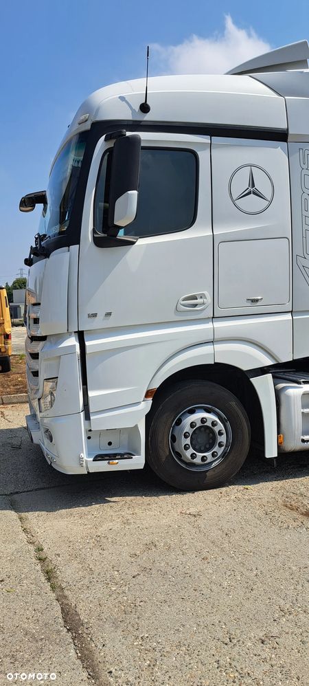 Mercedes-Benz Actros MP4 - 12