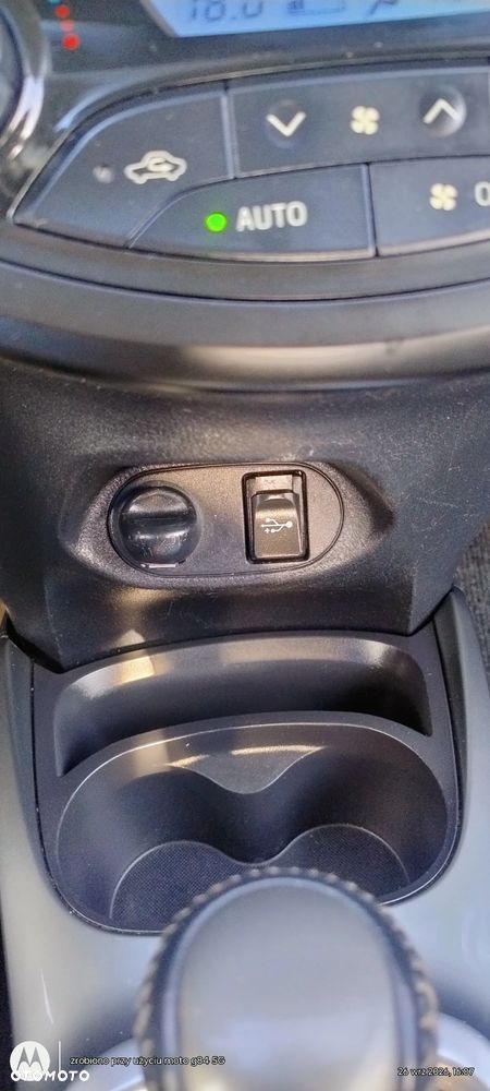 Toyota Yaris Hybrid 100 Premium - 21