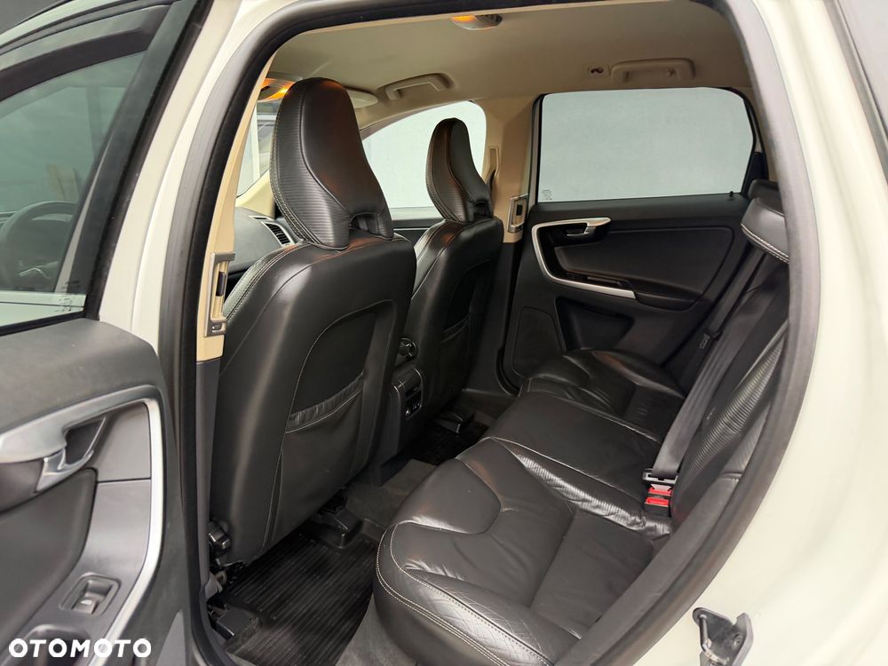 Volvo XC 60 D3 R Design - 8