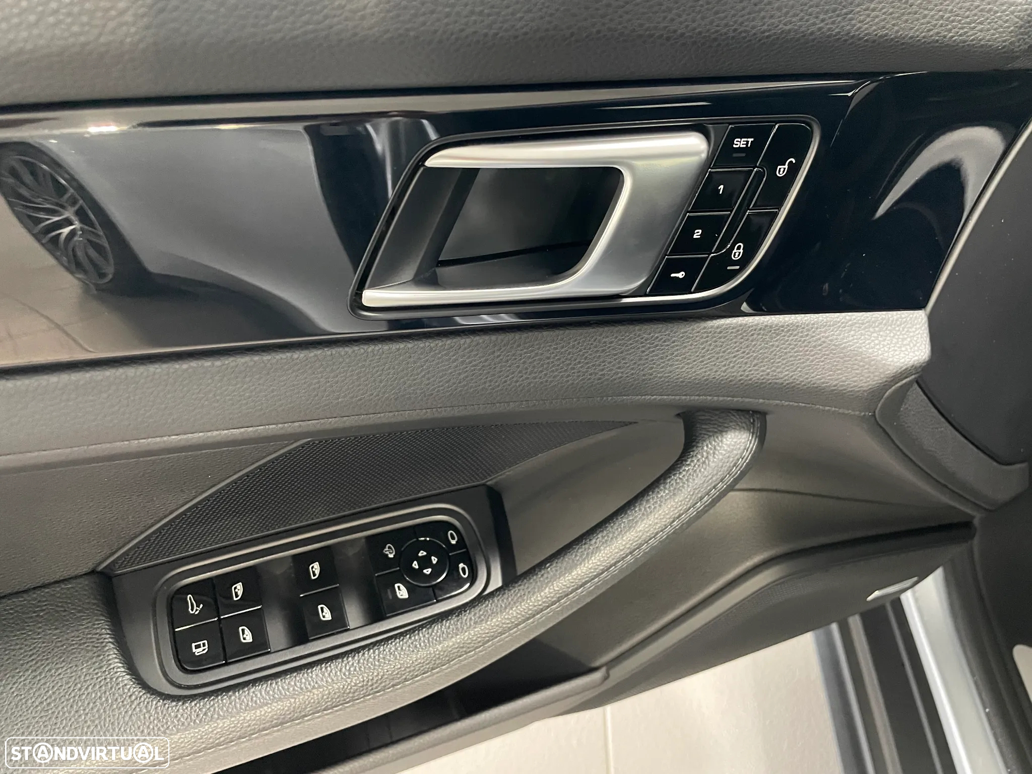 Porsche Panamera 4 E-Hybrid - 14