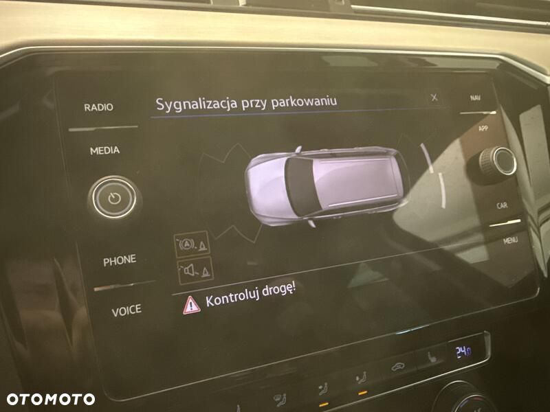 Volkswagen Passat - 17