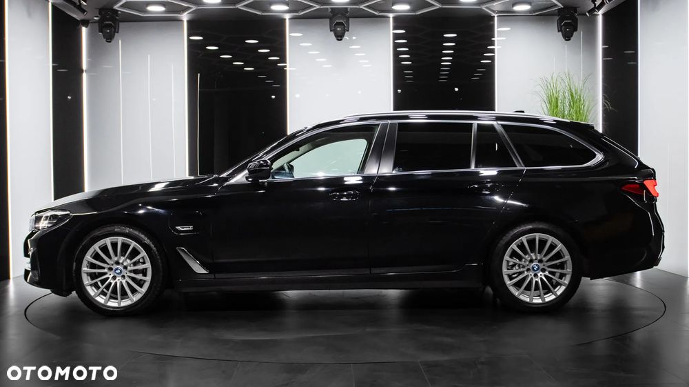 BMW Seria 5 530e PHEV - 4