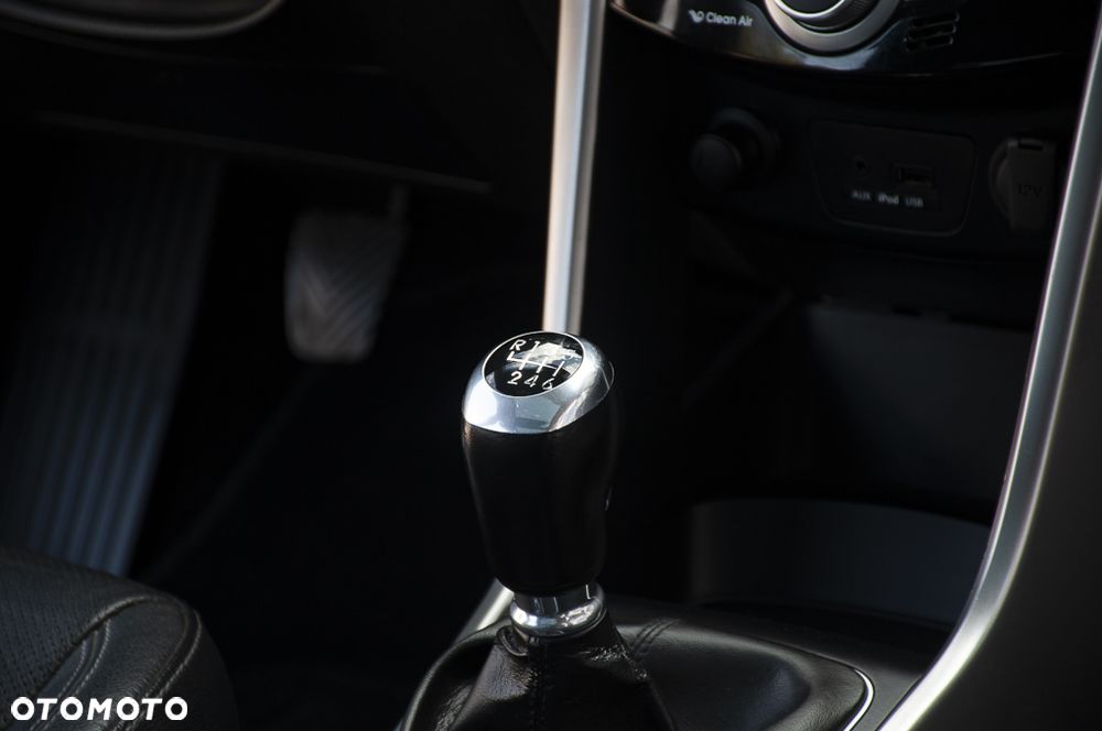 Hyundai i30 blue 1.6 CRDi Trend - 22