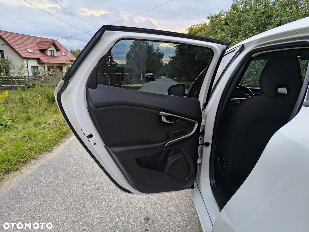Volvo V40 D2 Summum - 12