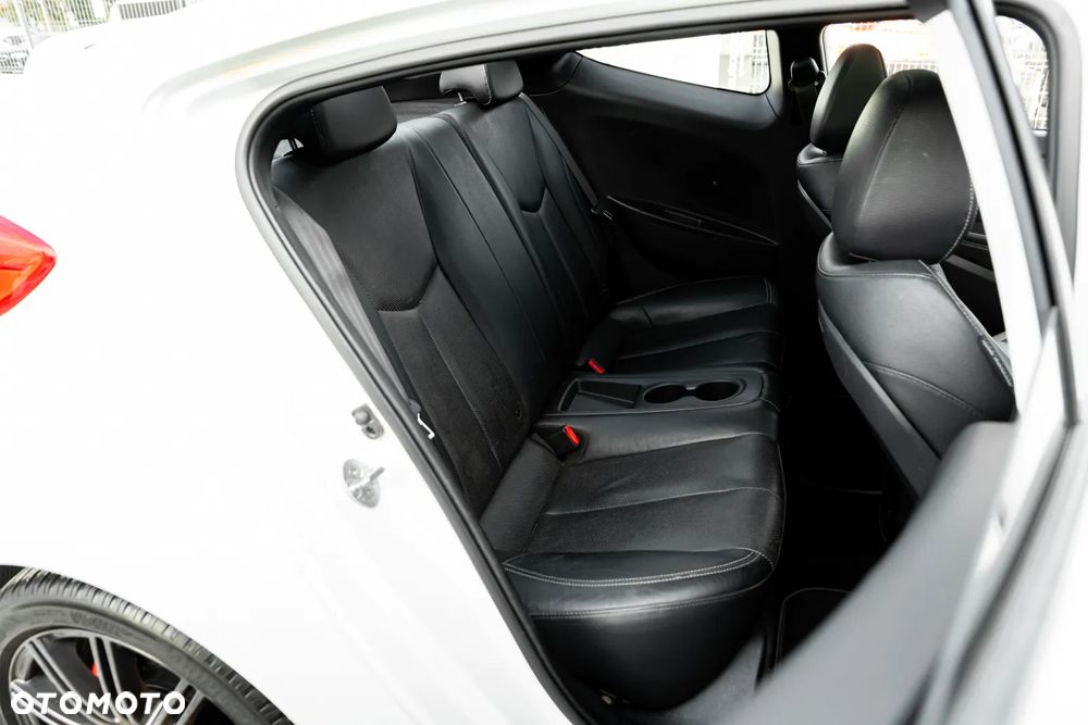 Hyundai Veloster 1.6 Turbo Premium - 24