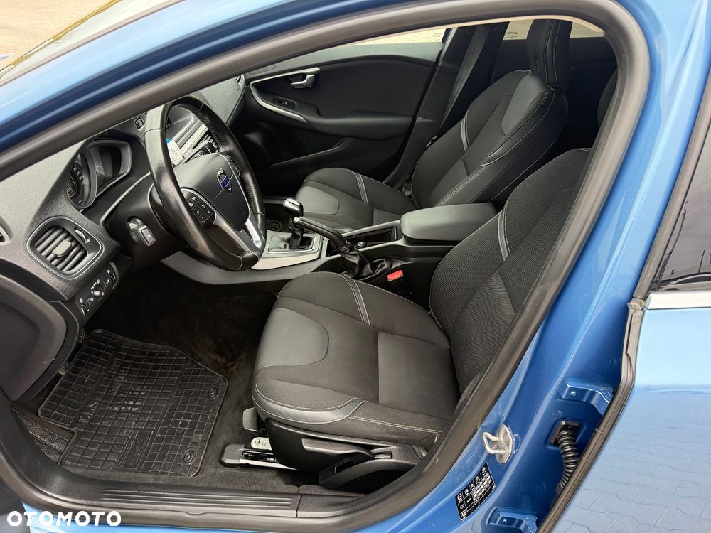 Volvo V40 D2 Momentum - 20