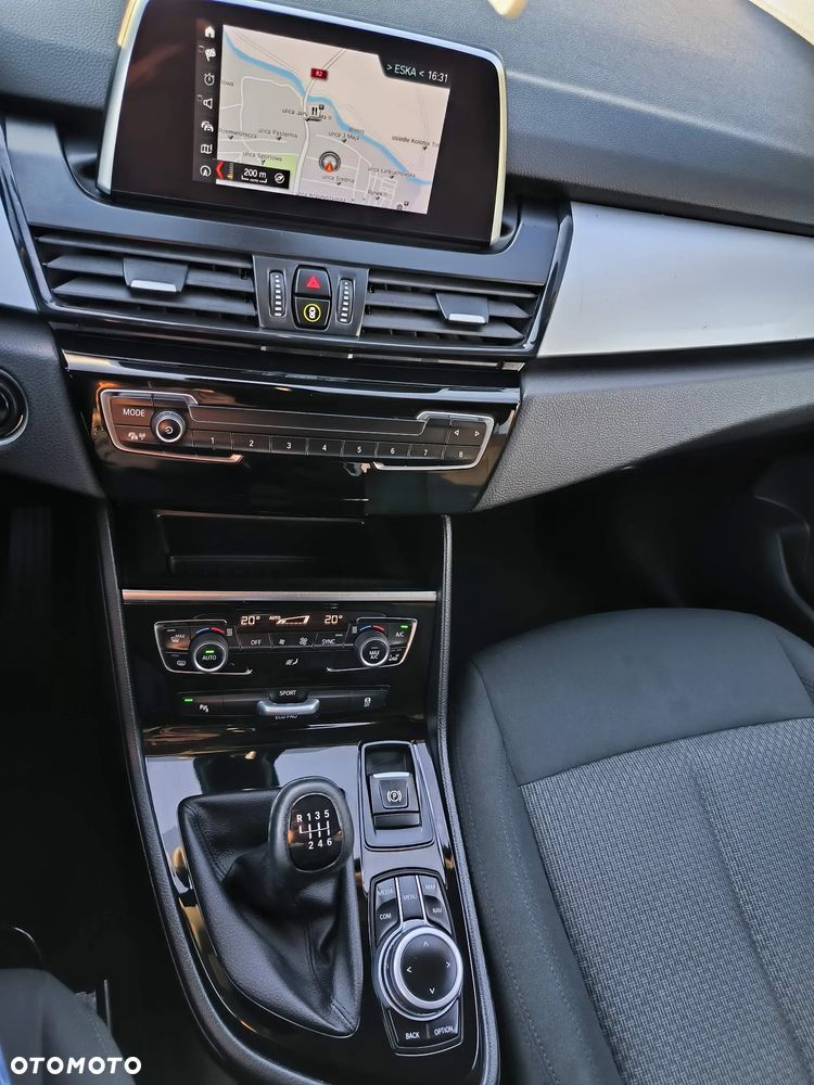 BMW Seria 2 216d GT Sport Line - 34
