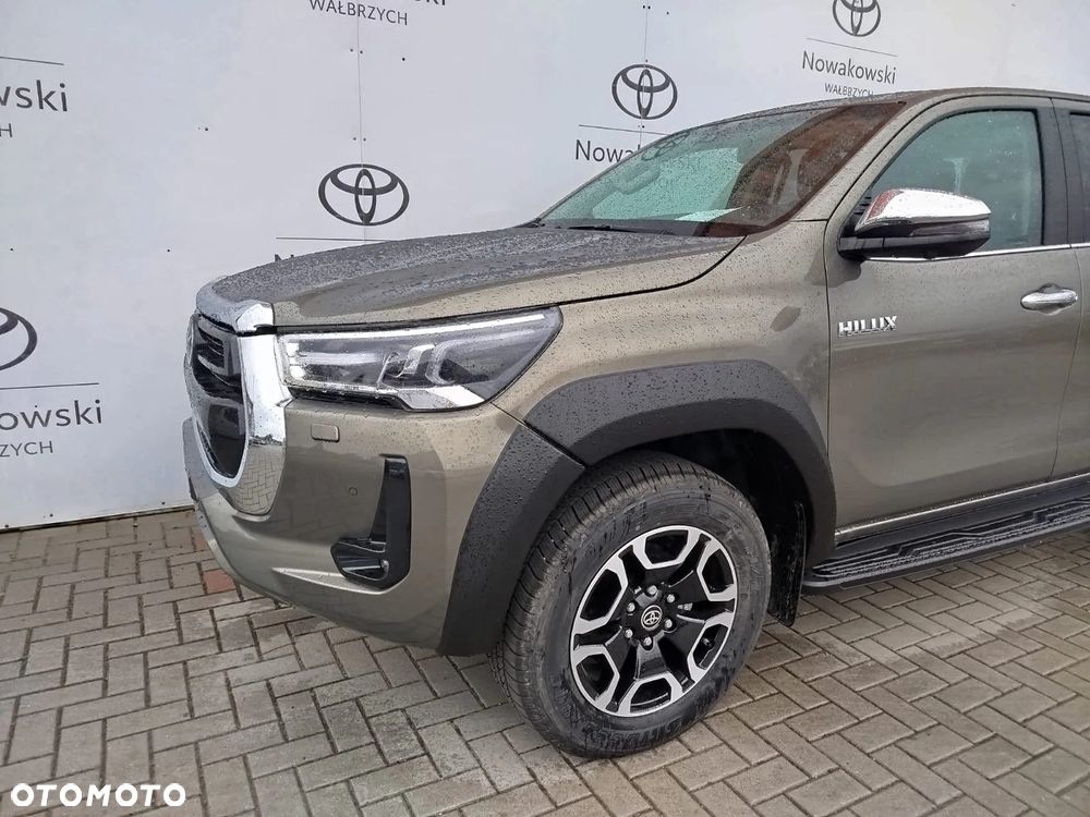 Toyota Hilux 2.8 D-4D mHEV Double Cab Executive 4x4 - 2