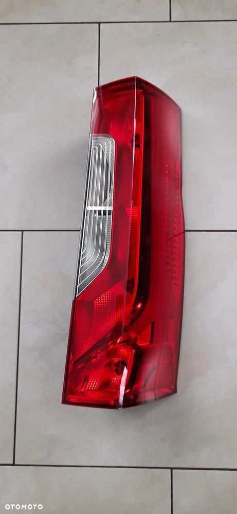 Lampa tylna Mercedes-Benz Sprinter model 907  910  Oryginał  9108200100  9108200000