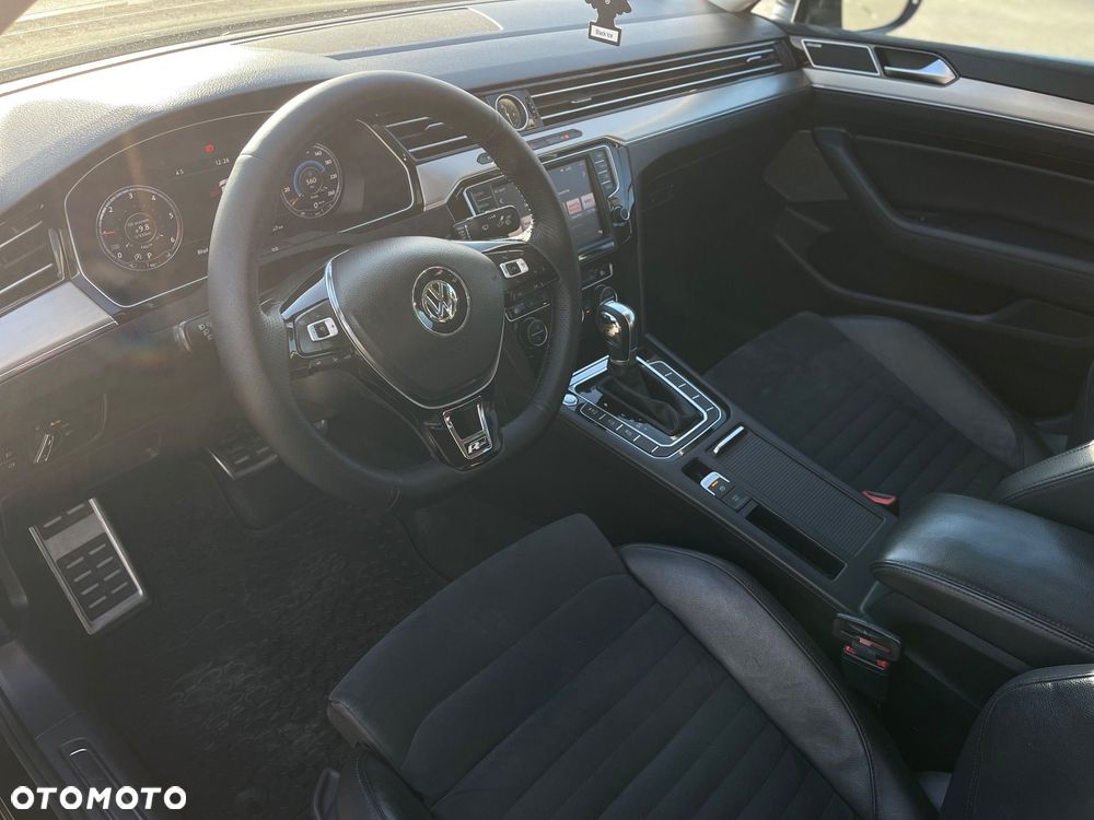 Volkswagen Passat - 8