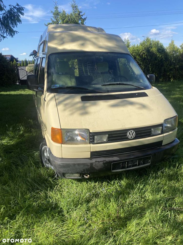 Volkswagen Transporter - 1