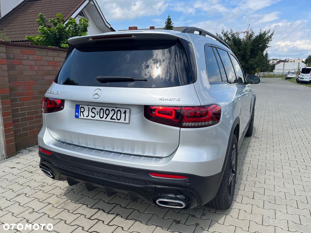 Mercedes-Benz GLB - 2