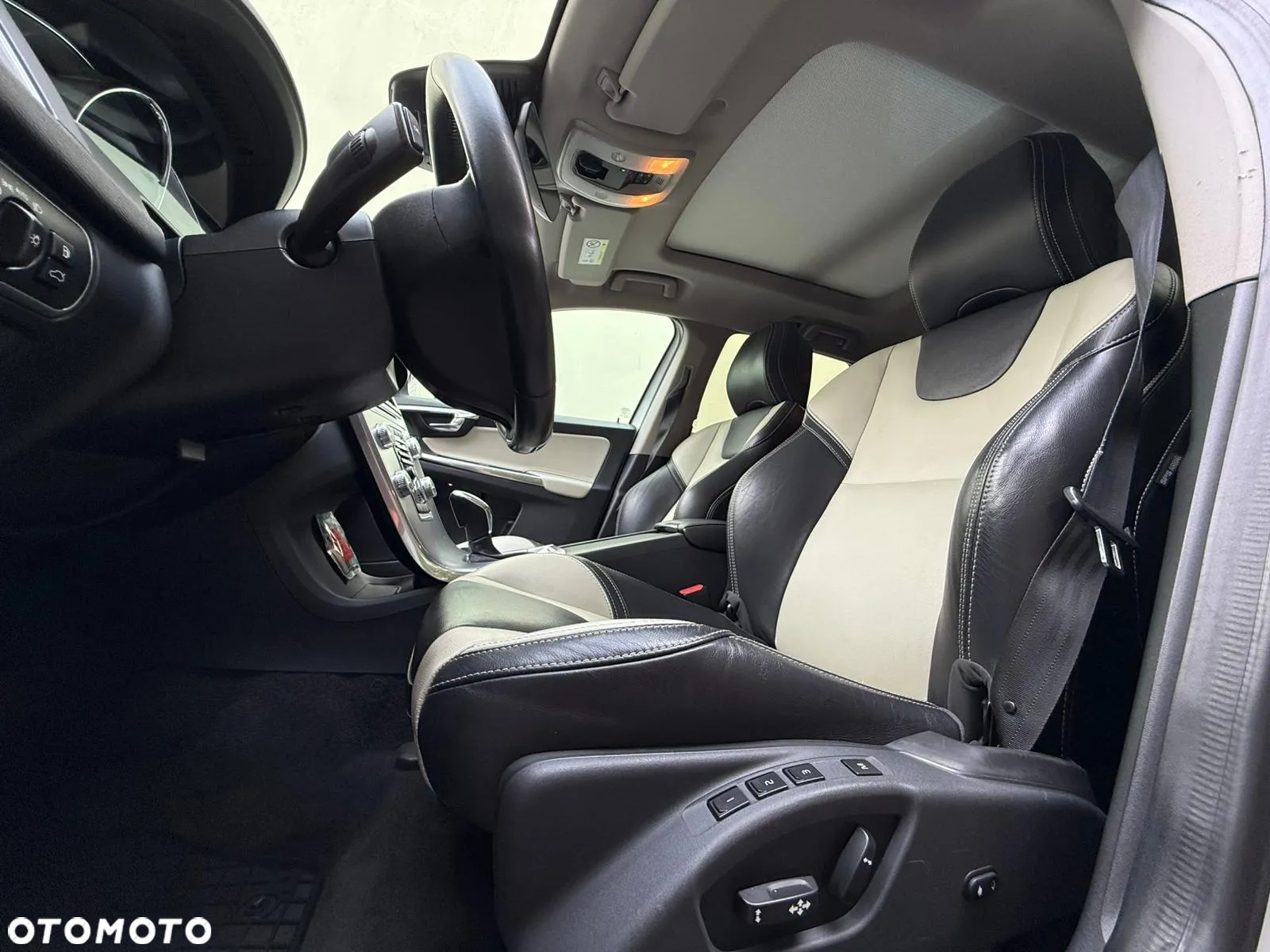 Volvo XC 60 D5 AWD Summum - 22