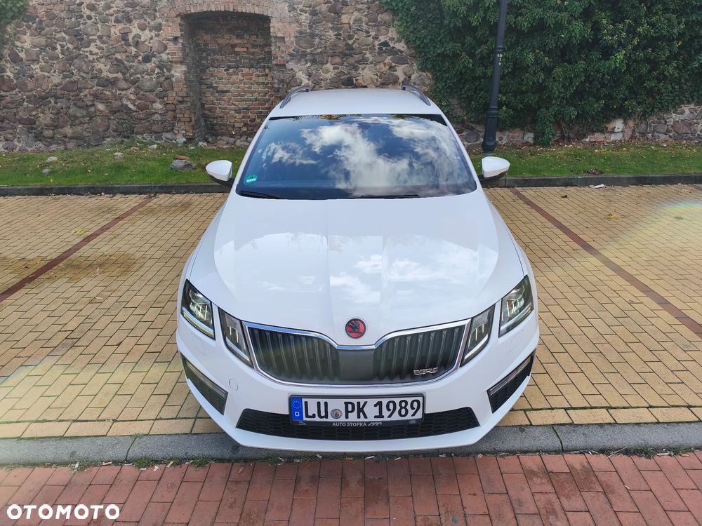 Skoda Octavia 2.0 TDI DSG RS - 9