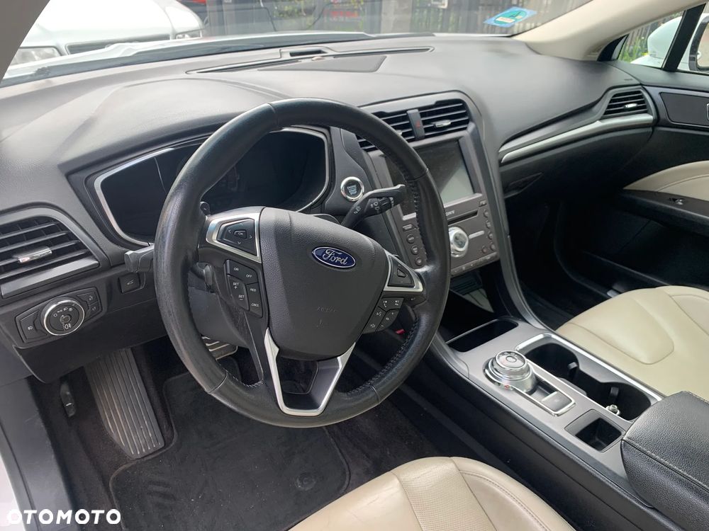Ford Fusion 2.0 EcoBoost Titanium - 8
