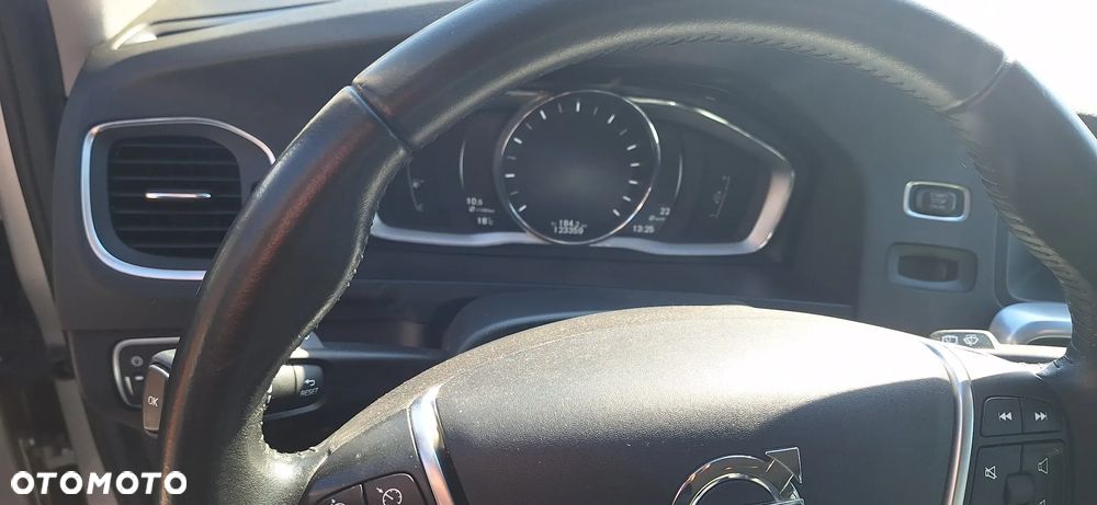 Volvo V60 T3 Drive-E Momentum - 12