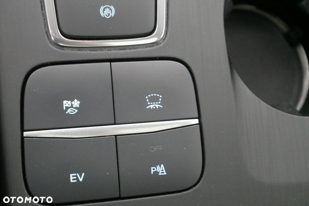 Ford Kuga - 28