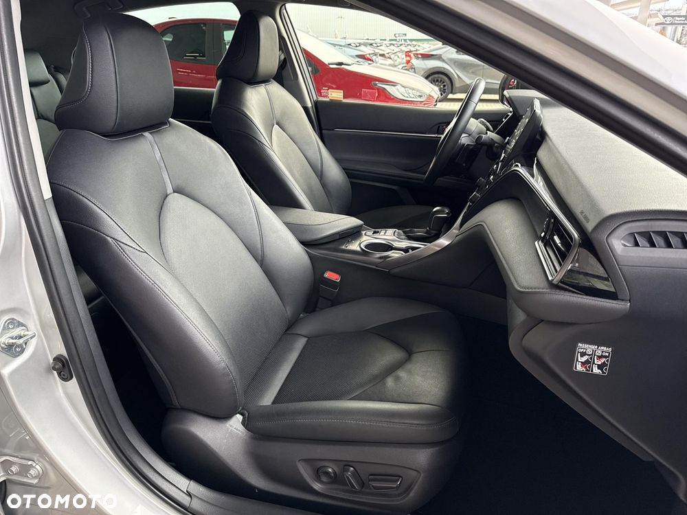 Toyota Camry 2.5 Hybrid Executive CVT - 9