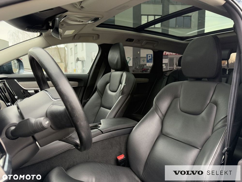 Volvo V90 Cross Country - 16