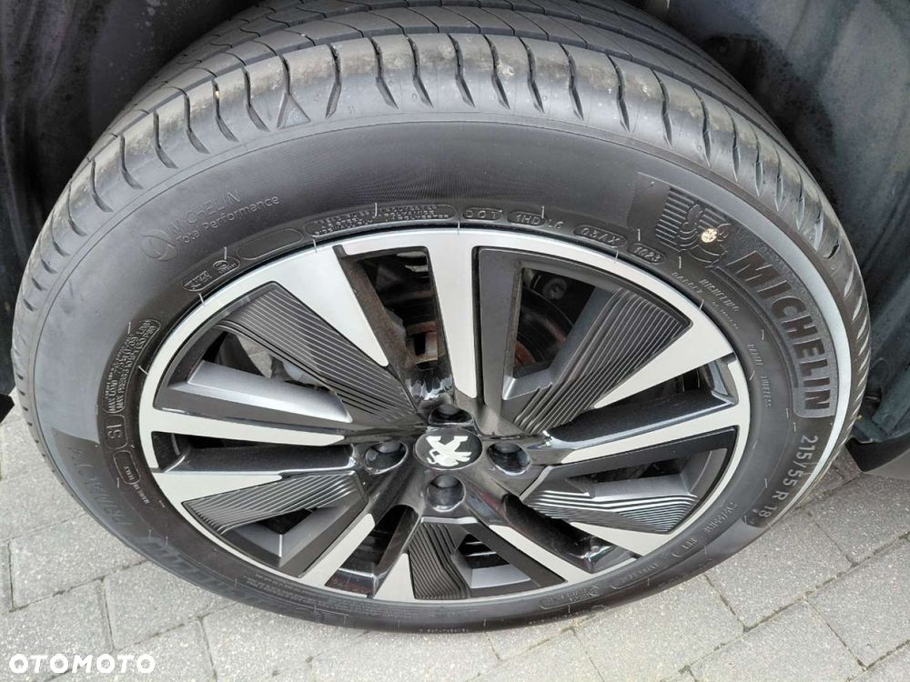 Peugeot 2008 - 9
