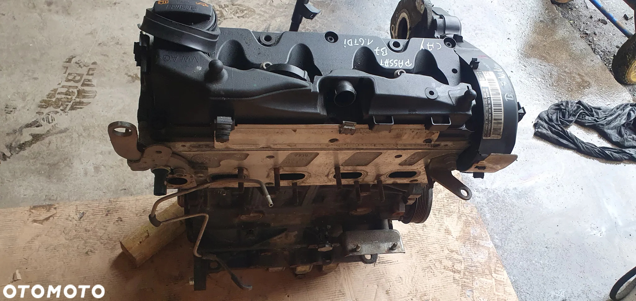 Silnik słupek blok silnika VW Passat B7 1.6 TDI CAY - 6
