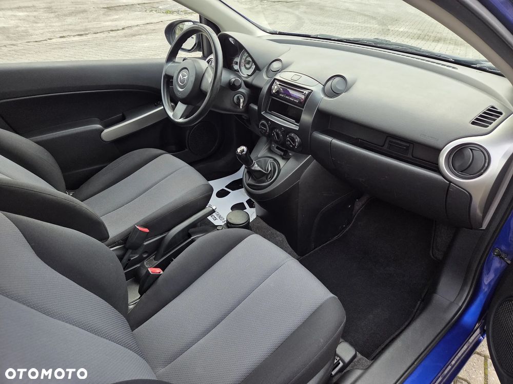 Mazda 2 - 10