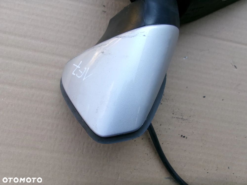 OSŁONA LUSTERKA LEWA TOYOTA VERSO   09- 13 1F7 - 1