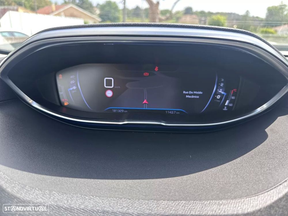 Peugeot 3008 1.2 PureTech Allure Pack - 30