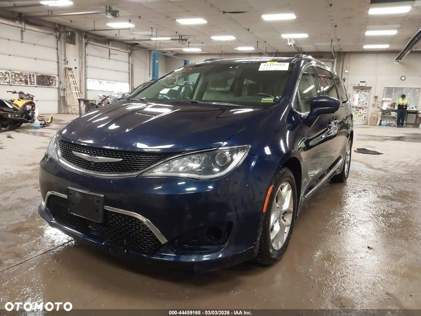 Chrysler Pacifica - 7