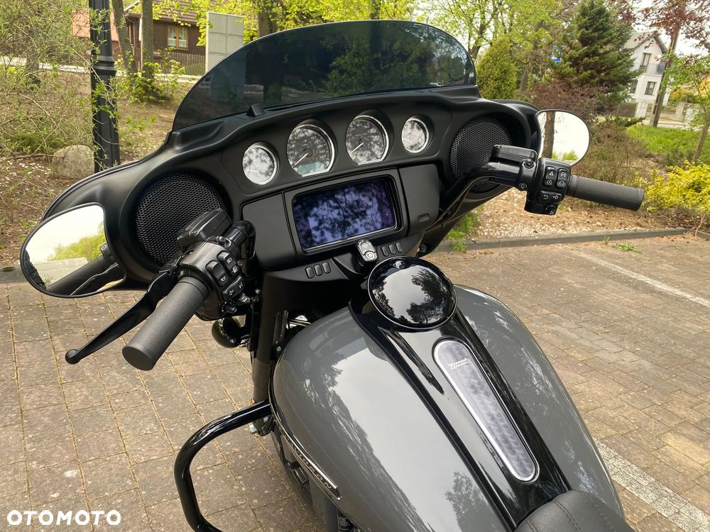 Harley-Davidson Touring Street Glide - 18