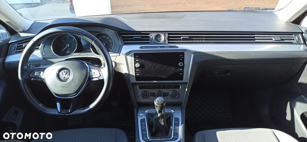 Volkswagen Passat 2.0 TDI SCR Comfortline - 7
