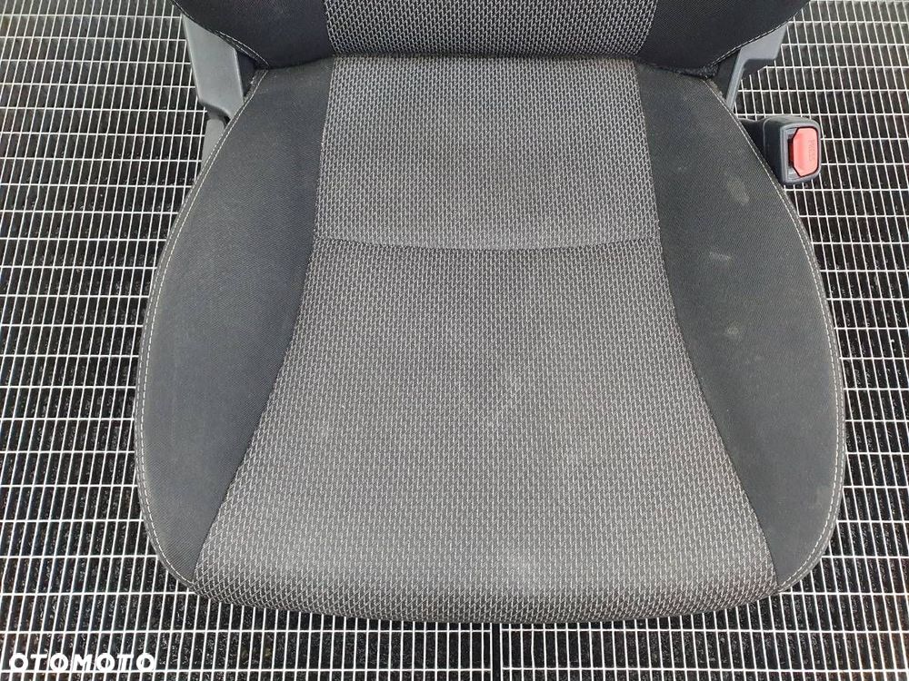 FOTEL PRAWY PASAŻERA SUZUKI SX4 S-CROSS JY EUROPA - 2