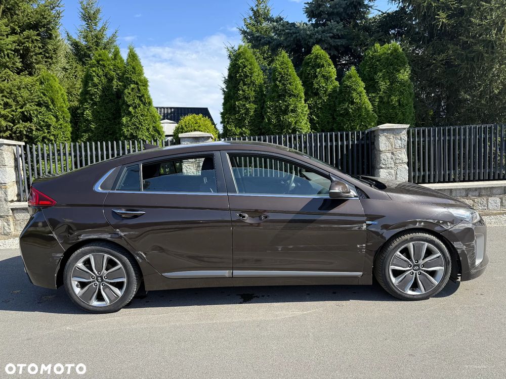 Hyundai IONIQ hybrid Business - 4
