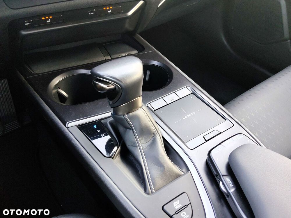 Lexus UX 250h GPF F Impression 2WD - 19