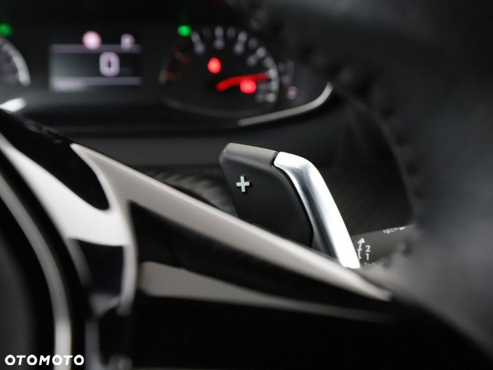 Peugeot 2008 1.5 BlueHDi Allure S&S EAT8 - 33