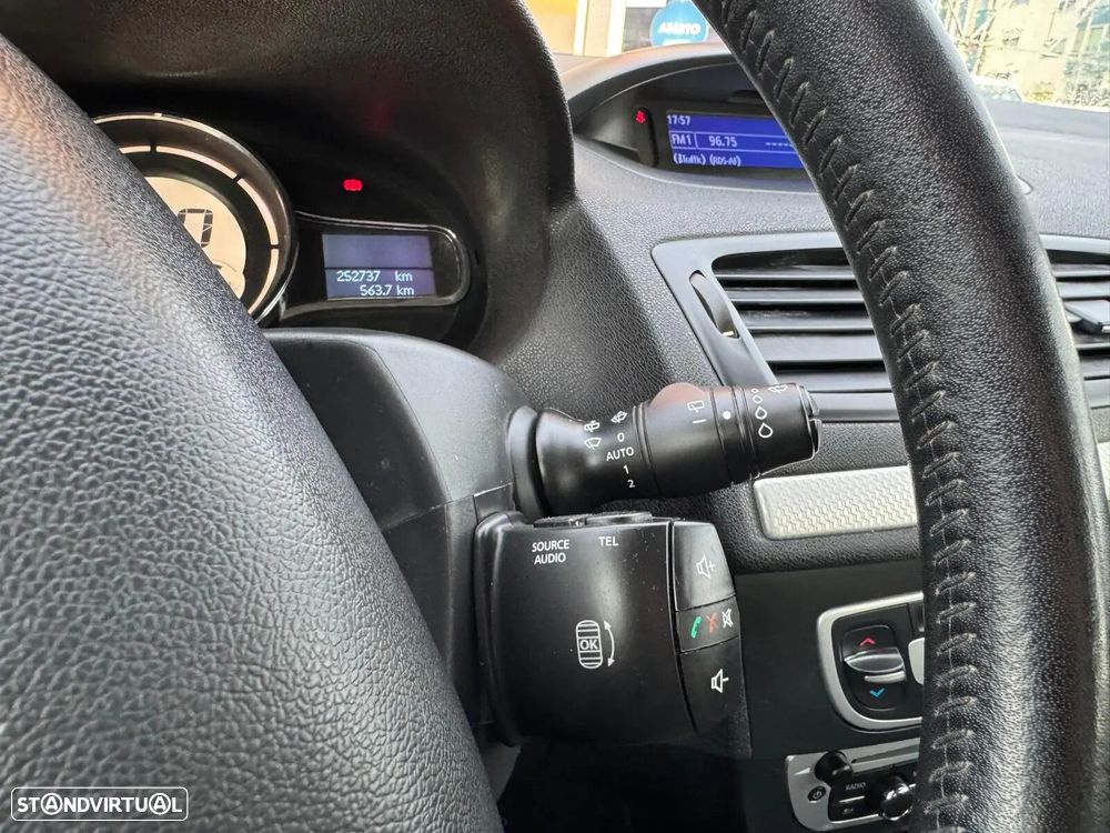 Renault Mégane Sport Tourer 1.5 dCi Limited - 25