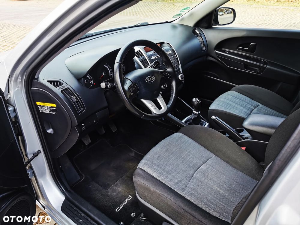 Kia Ceed 1.4 CVVT Attract - 16