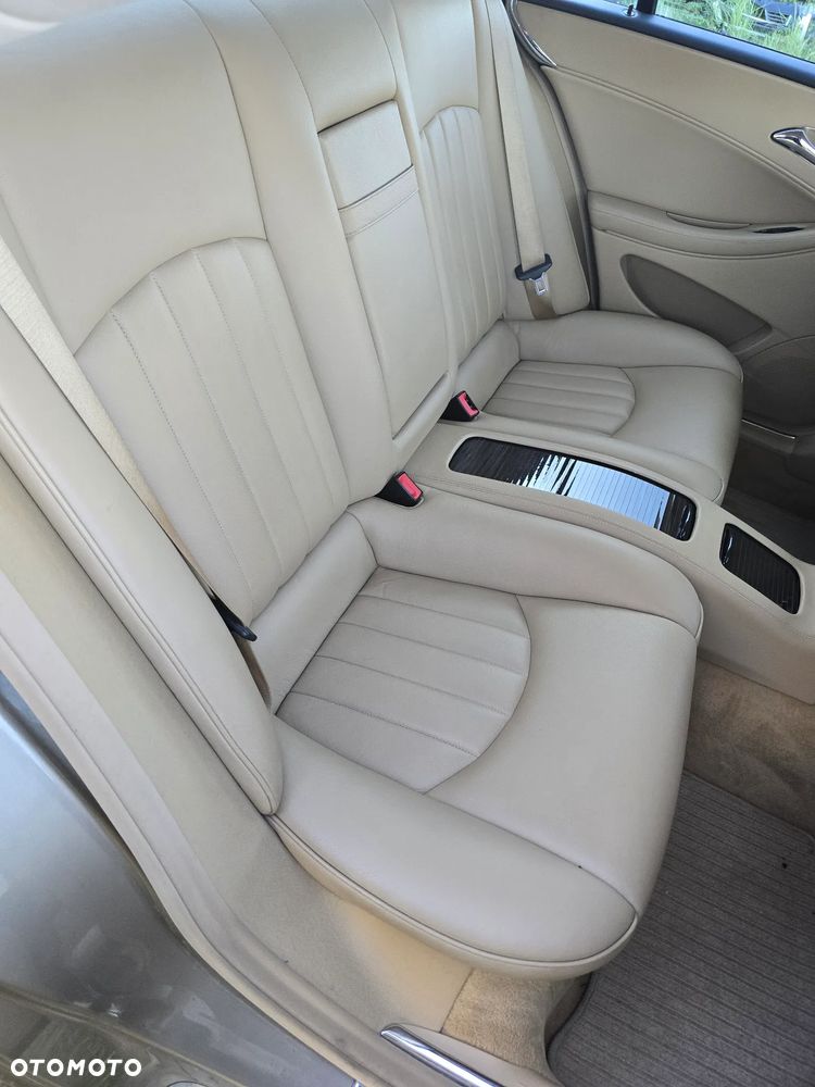 Mercedes-Benz CLS - 6