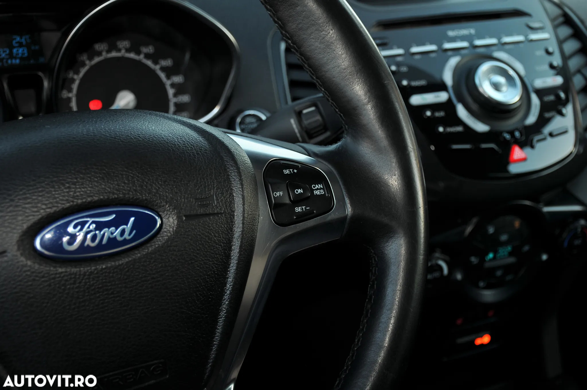 Ford EcoSport 1.0 EcoBoost Titanium - 18
