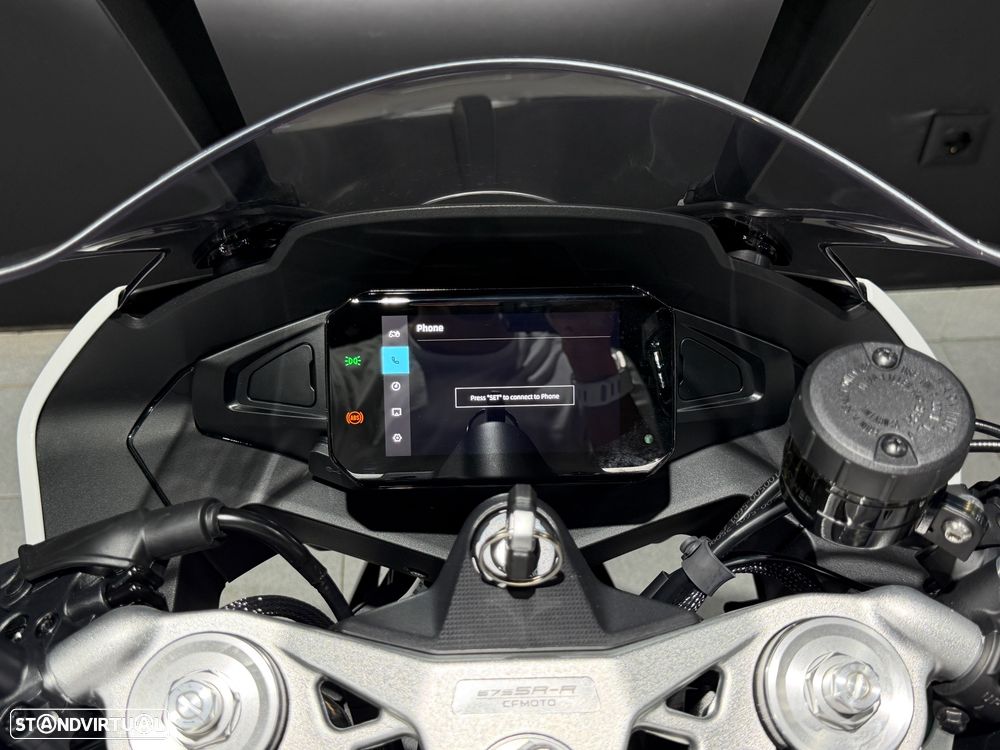 CF Moto 675SR-R - 38