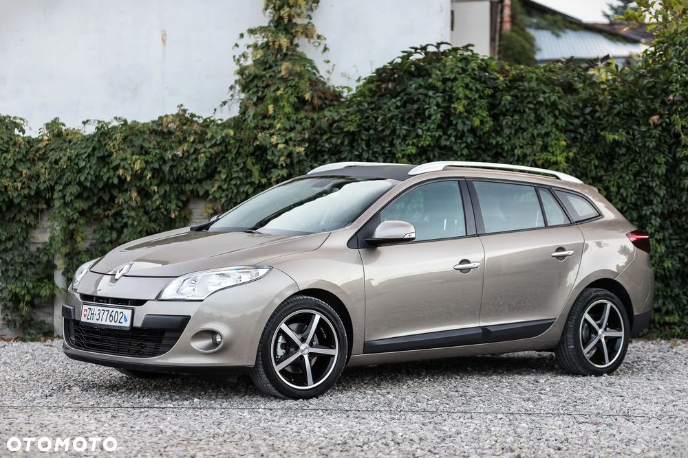 Renault Megane TCe 180 Dynamique - 8
