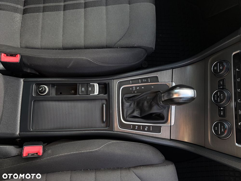 Volkswagen Golf 1.2 TSI Comfortline DSG - 18