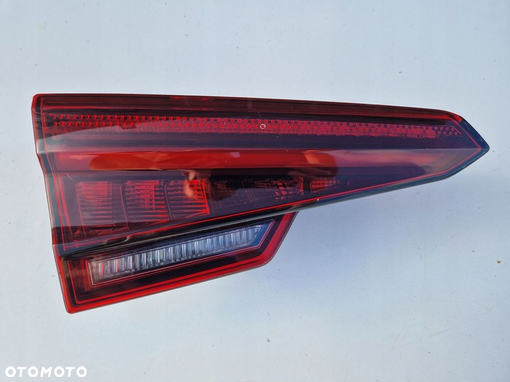 AUDI A4 B9 15-19 SEDAN LAMPA TYŁ TYLNA WEWNĘTRZNA KLAPA 8W5945093D NOWA OE